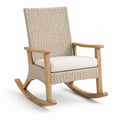 Rattanschaukelstuhl mit Teakrahmen und Kissen in Beige