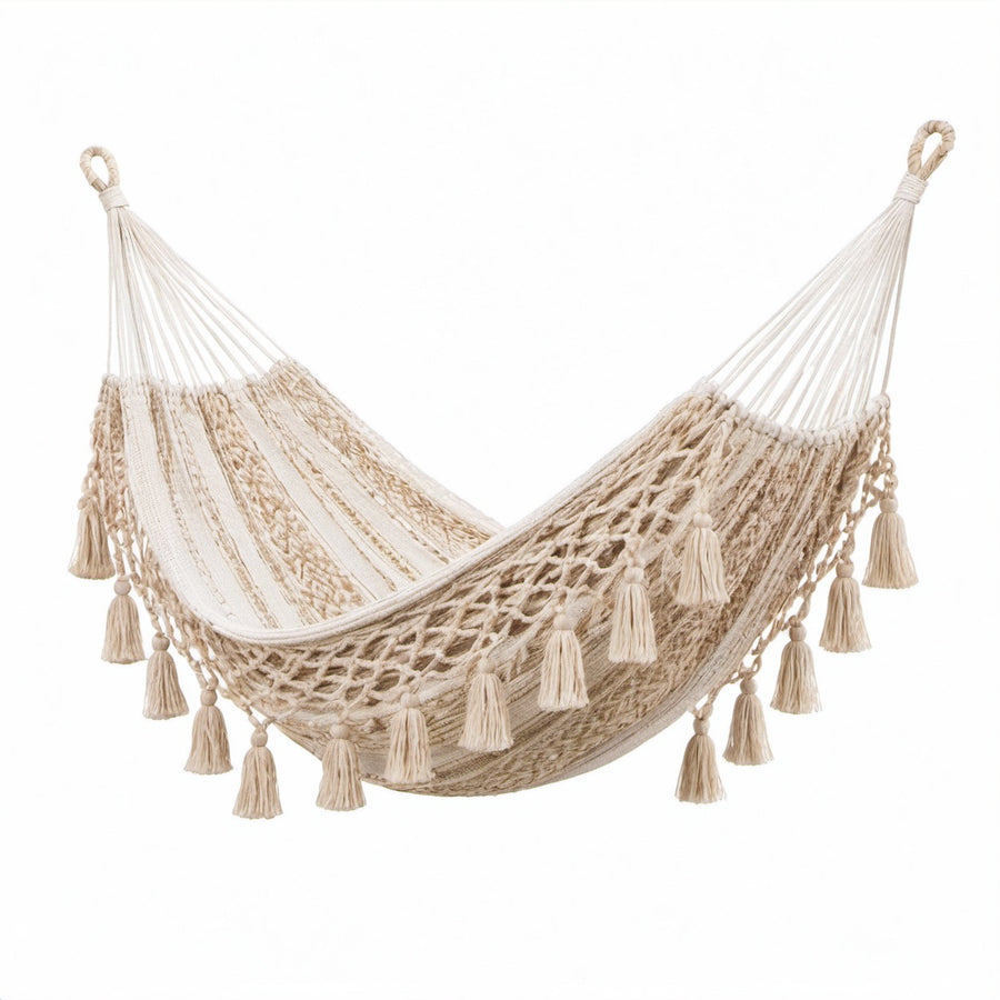 Hängematte aus Baumwolle mit Makramee in Beige